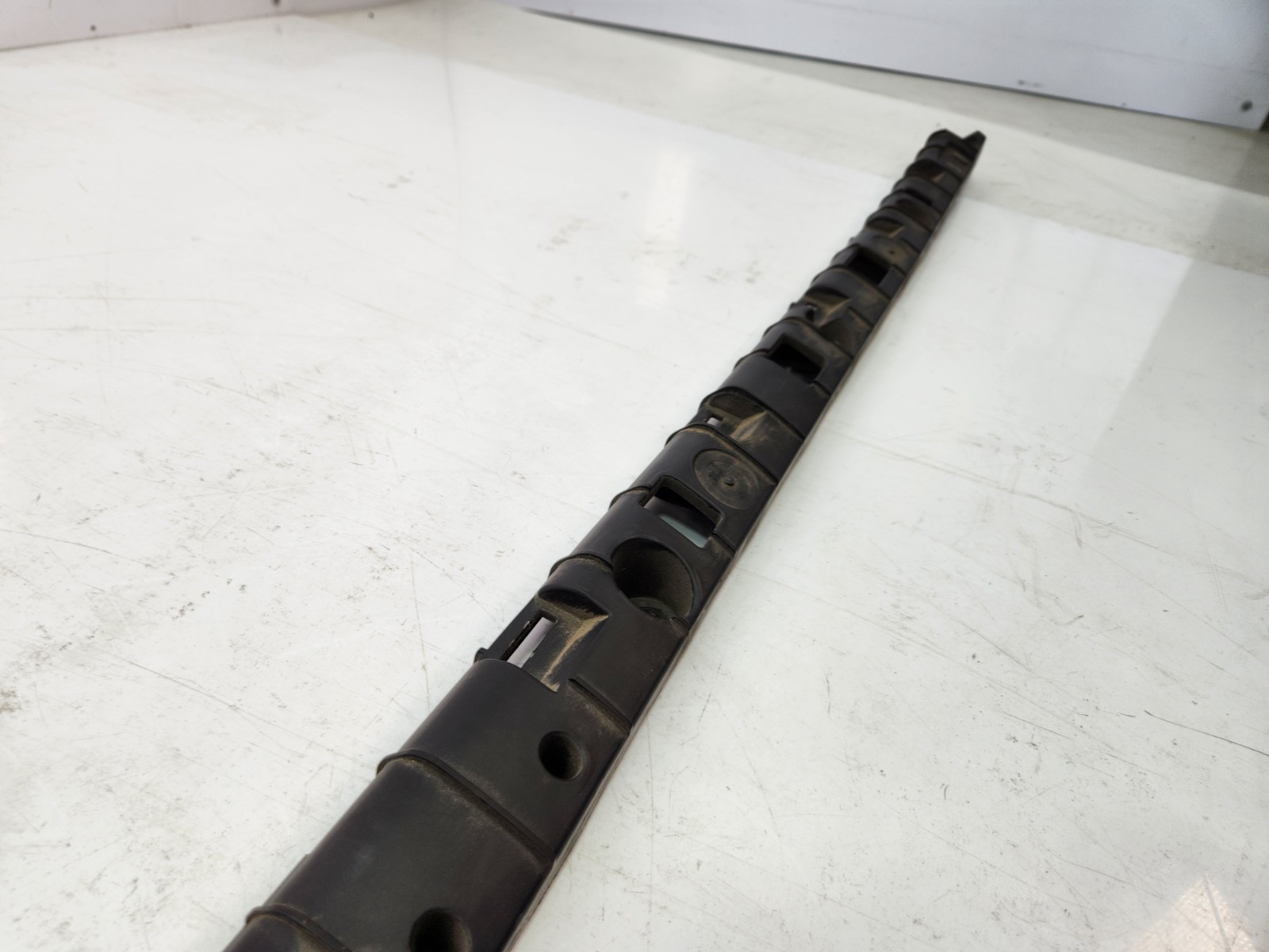 ✅16-23 OEM Tesla Model X Right Passenger Side Rocker Carrier Panel Trim Bracket