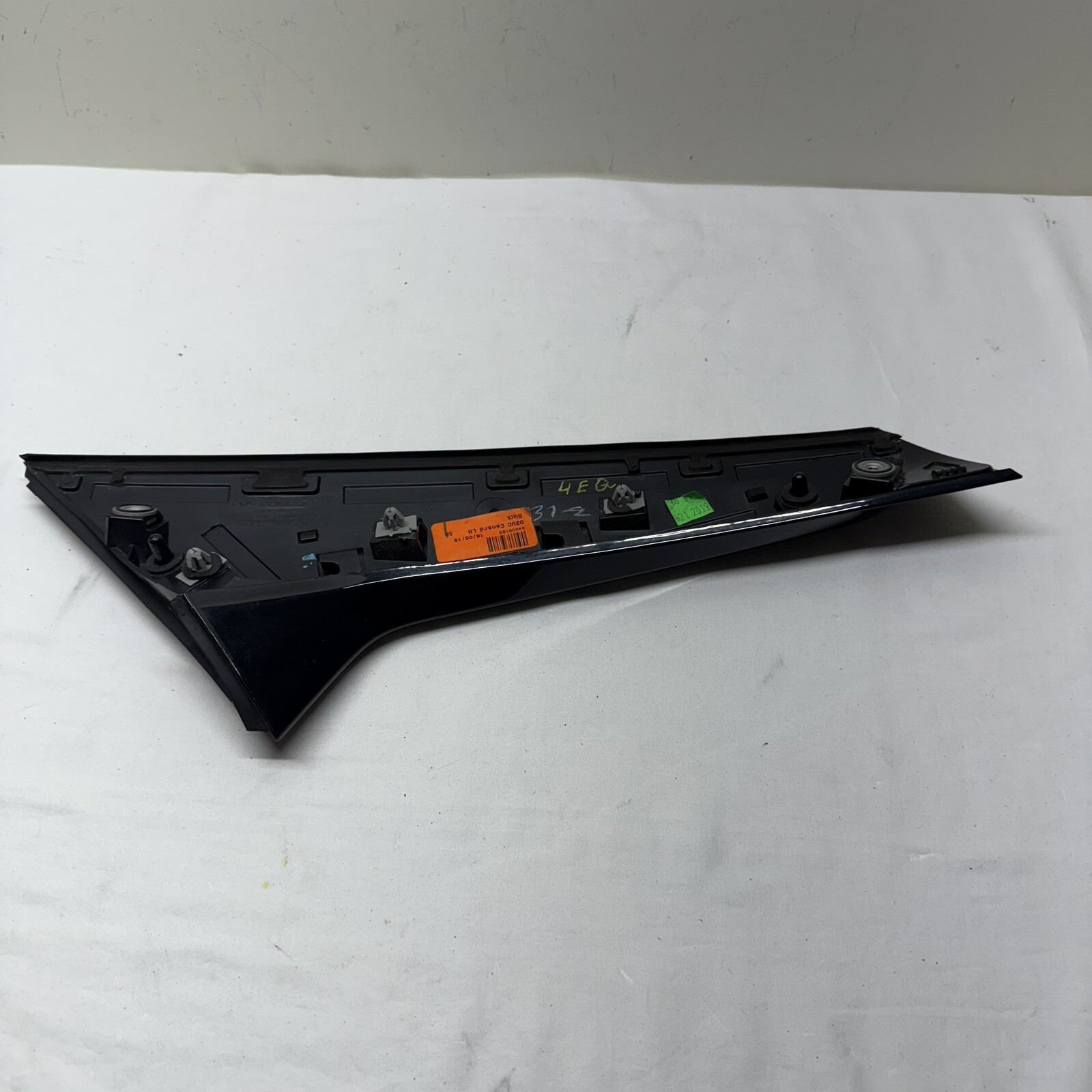 OEM 2018-2023 CHEVROLET EQUINOX REAR LEFT DOOR WINDOW REARWARD APPLIQUE MOLDING