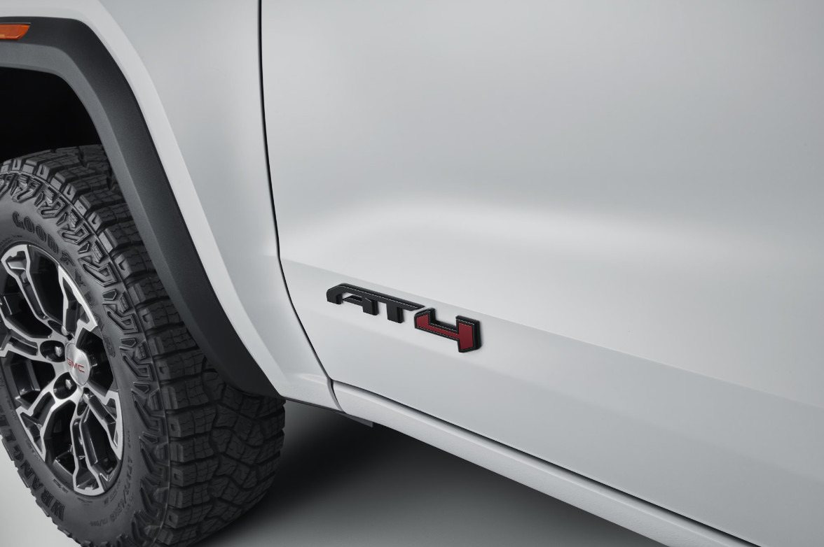2023-2024 GMC Canyon AT4 Emblems in Black GM OEM NEW 86557055