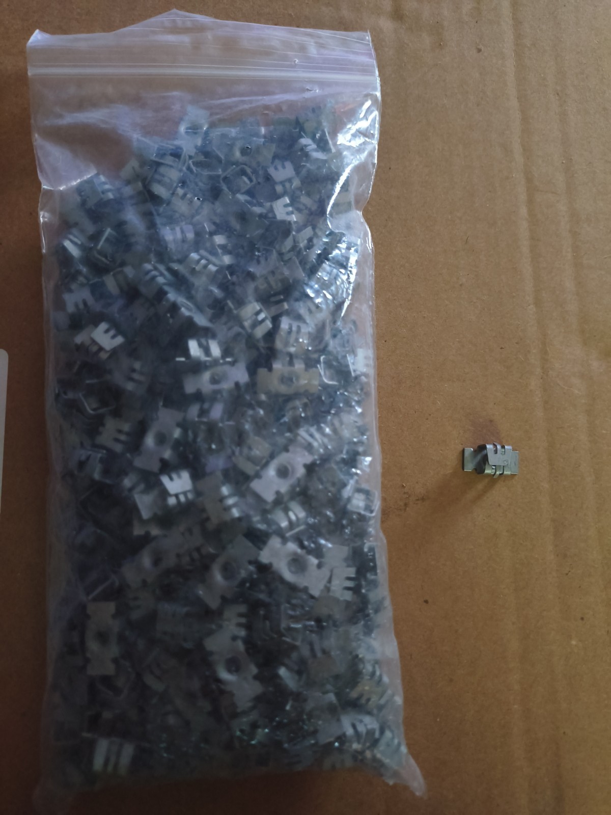 GM 11609952, Auveco 21754 Push Nut