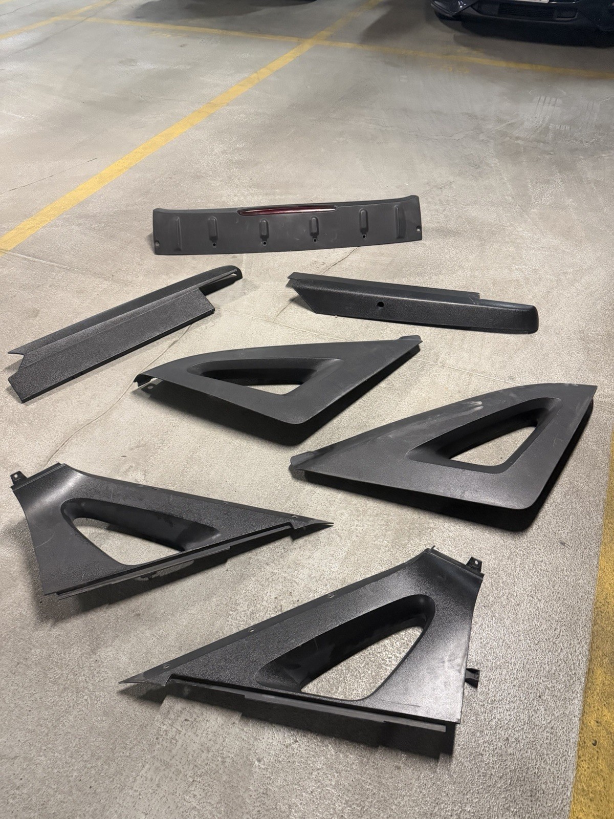 02 to 13 Avalanche Escalade EXT Left & Right Sails ,doors and Third Brake !!!