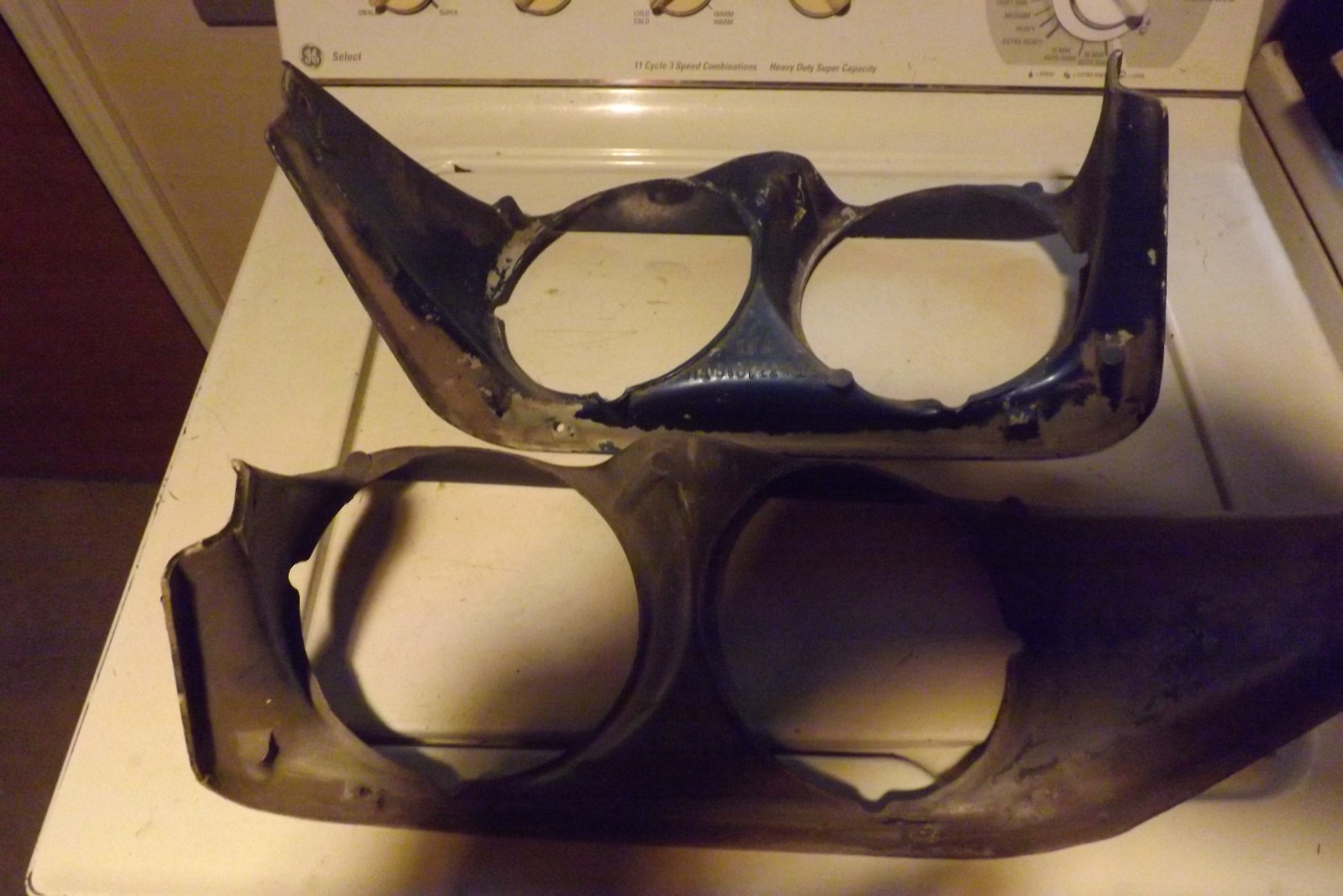 1968 – 1982 CHEVY CORVETTE C3 HEADLIGHT BEZEL SURROUND RIGHT LEFT PAIR OEM