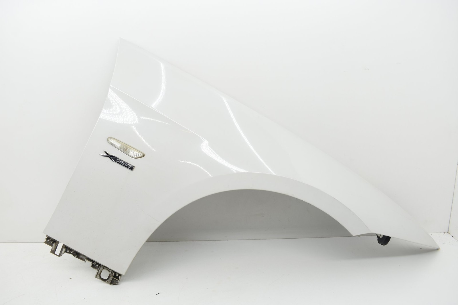 2009 BMW 328i xDrive E92 Coupe Front Right Passenger Fender Alpine White OEM