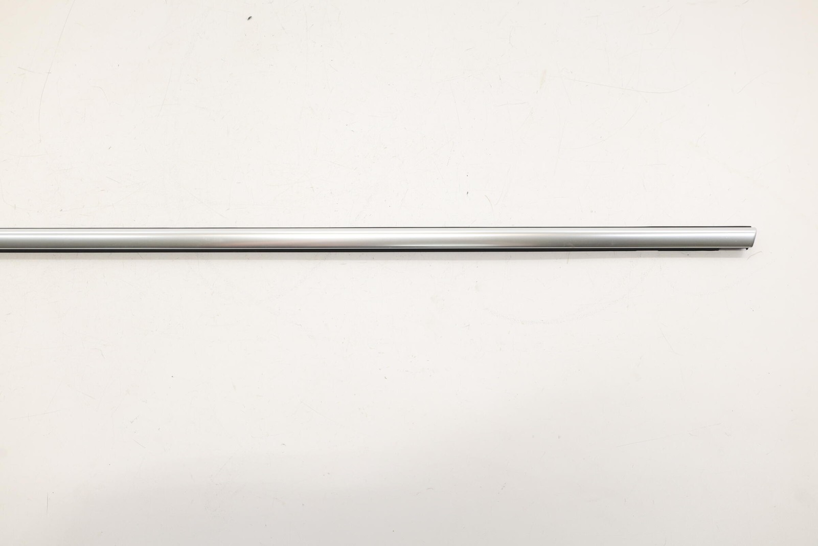 2018 – 2023 BMW X2 F39 FRONT LEFT SIDE DOOR WINDOW BELT MOLDING WEATHERSTRIP OEM