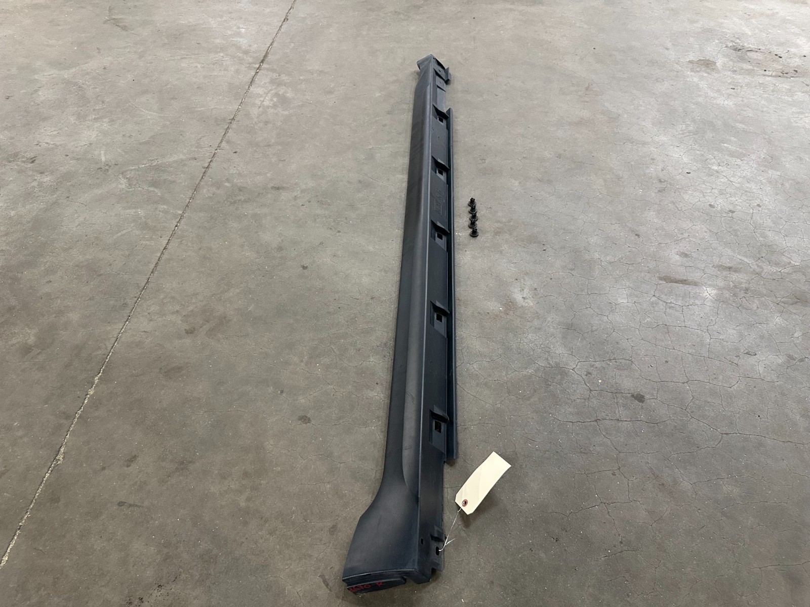 13-17 SUBARU CROSSTREK RIGHT LOWER SKIRT SIDE ROCKER PANEL MOLDING, OEM LOT3670