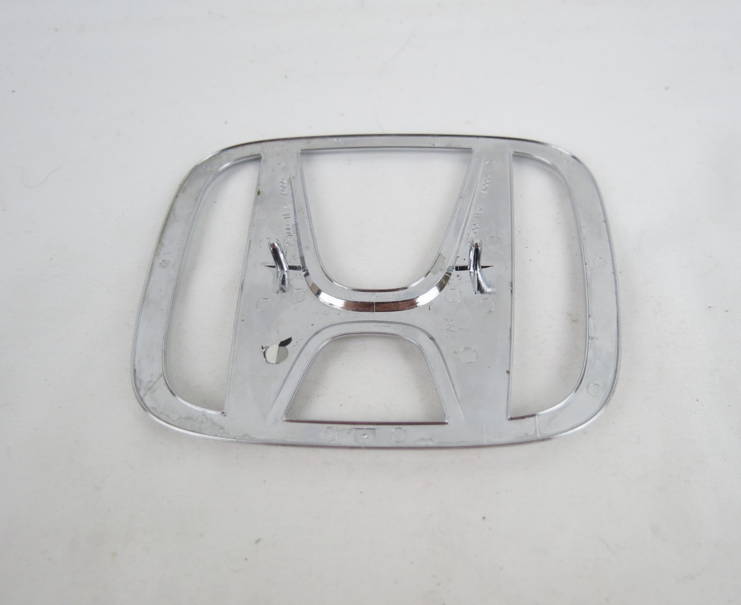 Genuine OEM! 2016-2021 Honda Civic Front Grille Emblem Badge Sign Symbol Logo