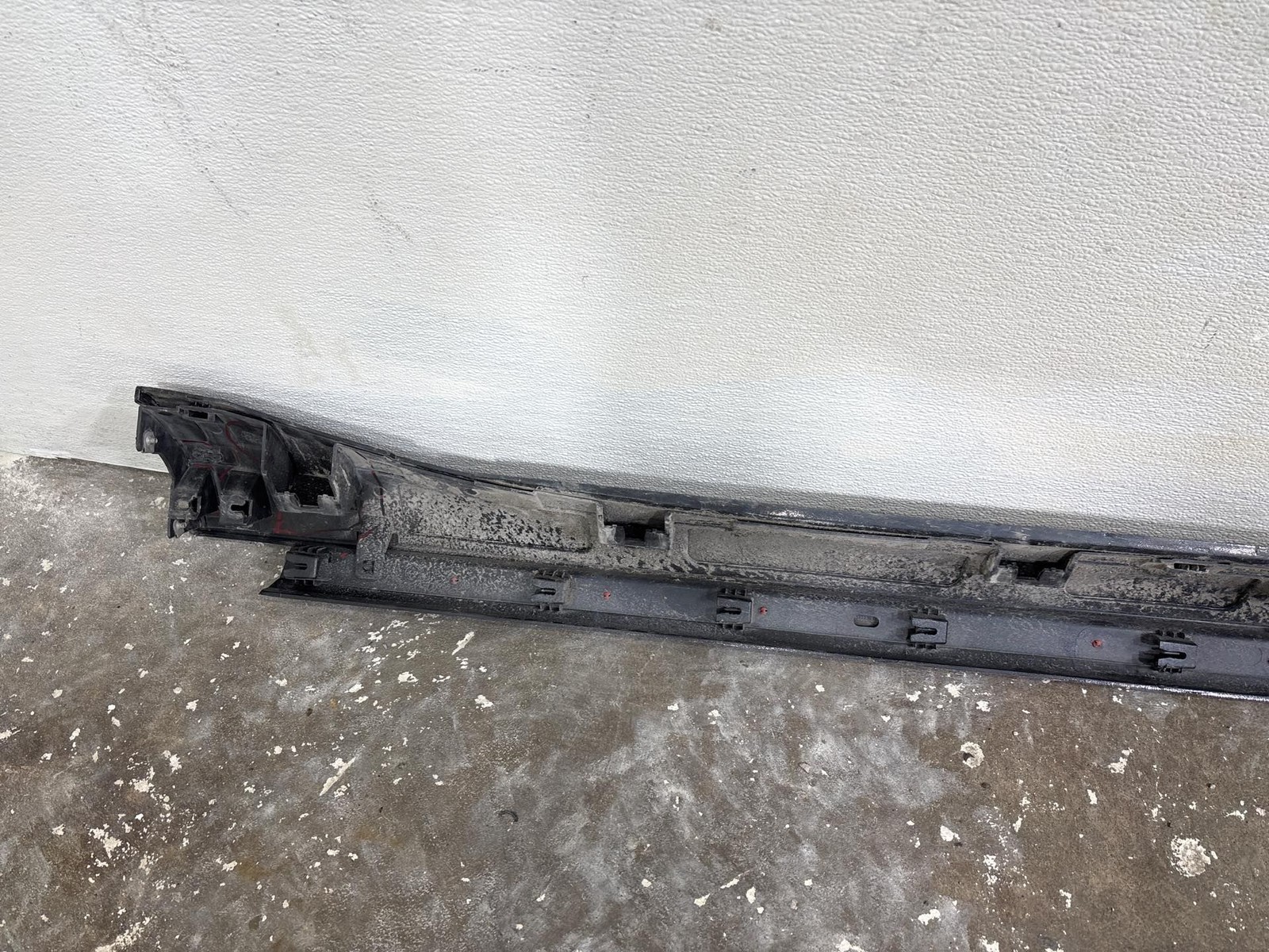 2018-2024 Buick Enclave Left Rocker Panel Moulding OEM