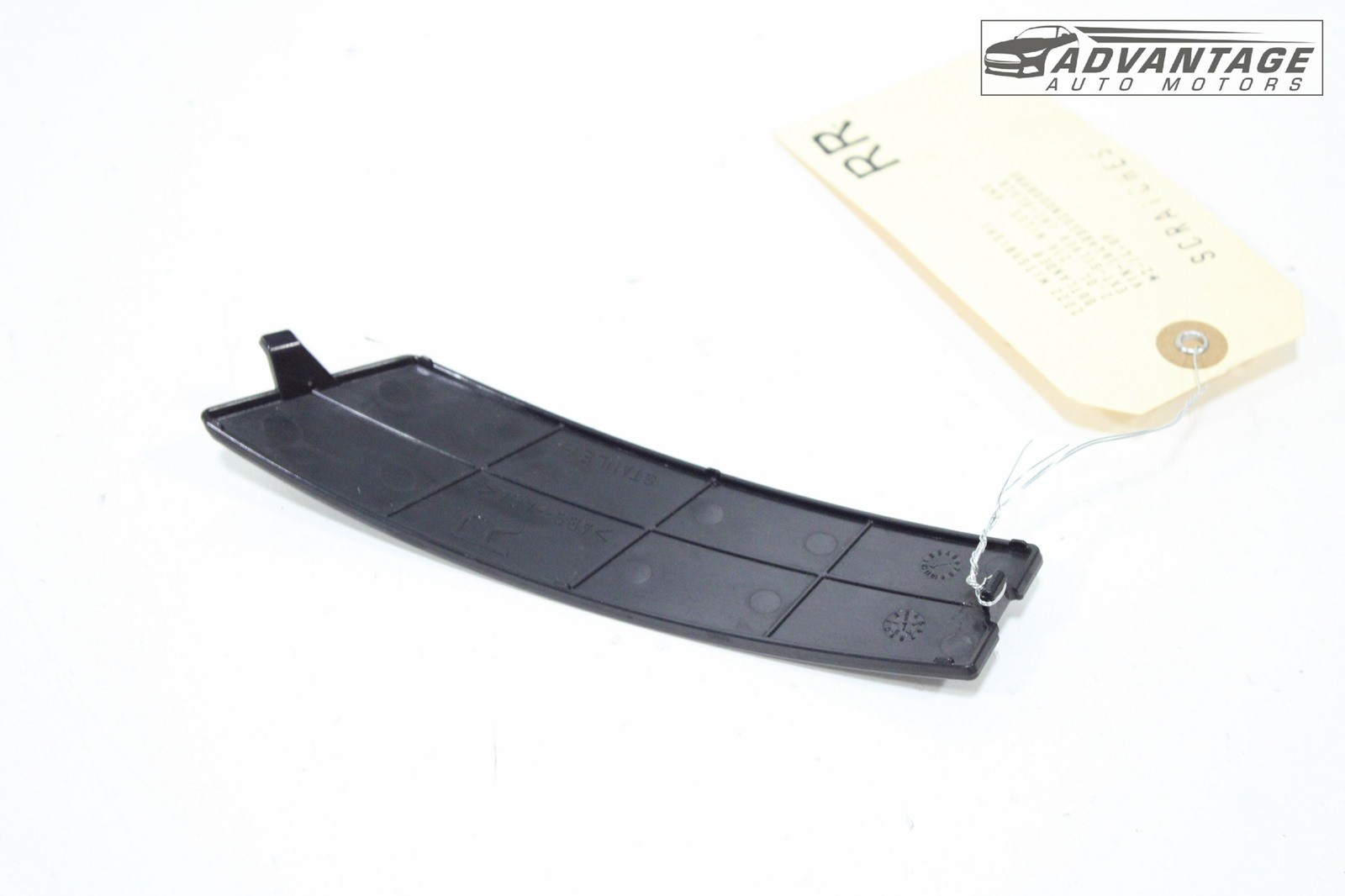 2020-2025 MITSUBISHI OUTLANDER SPORT REAR RIGHT OUTER TAIL LIGHT BOLT COVER OEM