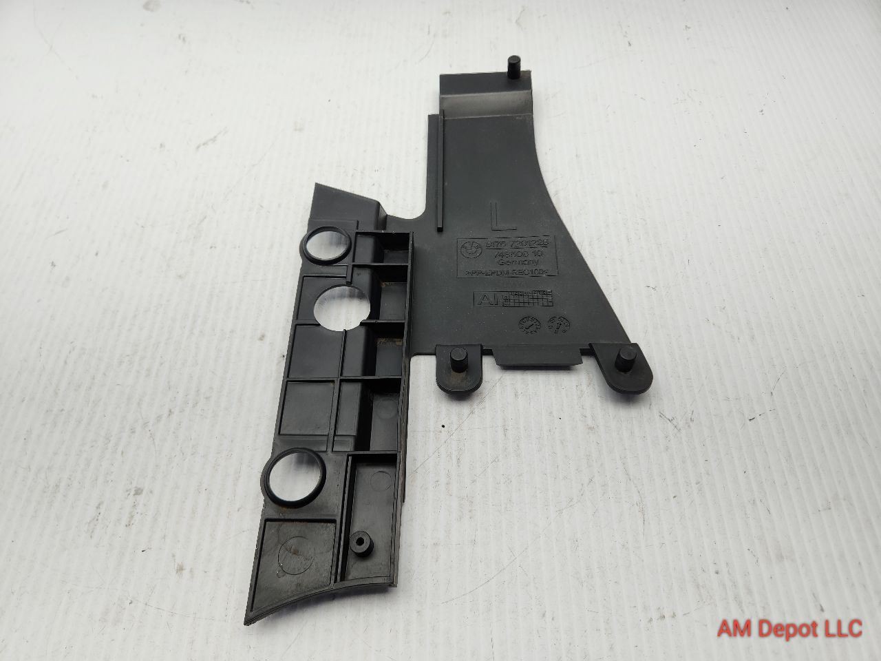 2009 BMW 135i 128i E88 Convertible Right Lateral Underbody Shield 51757201225