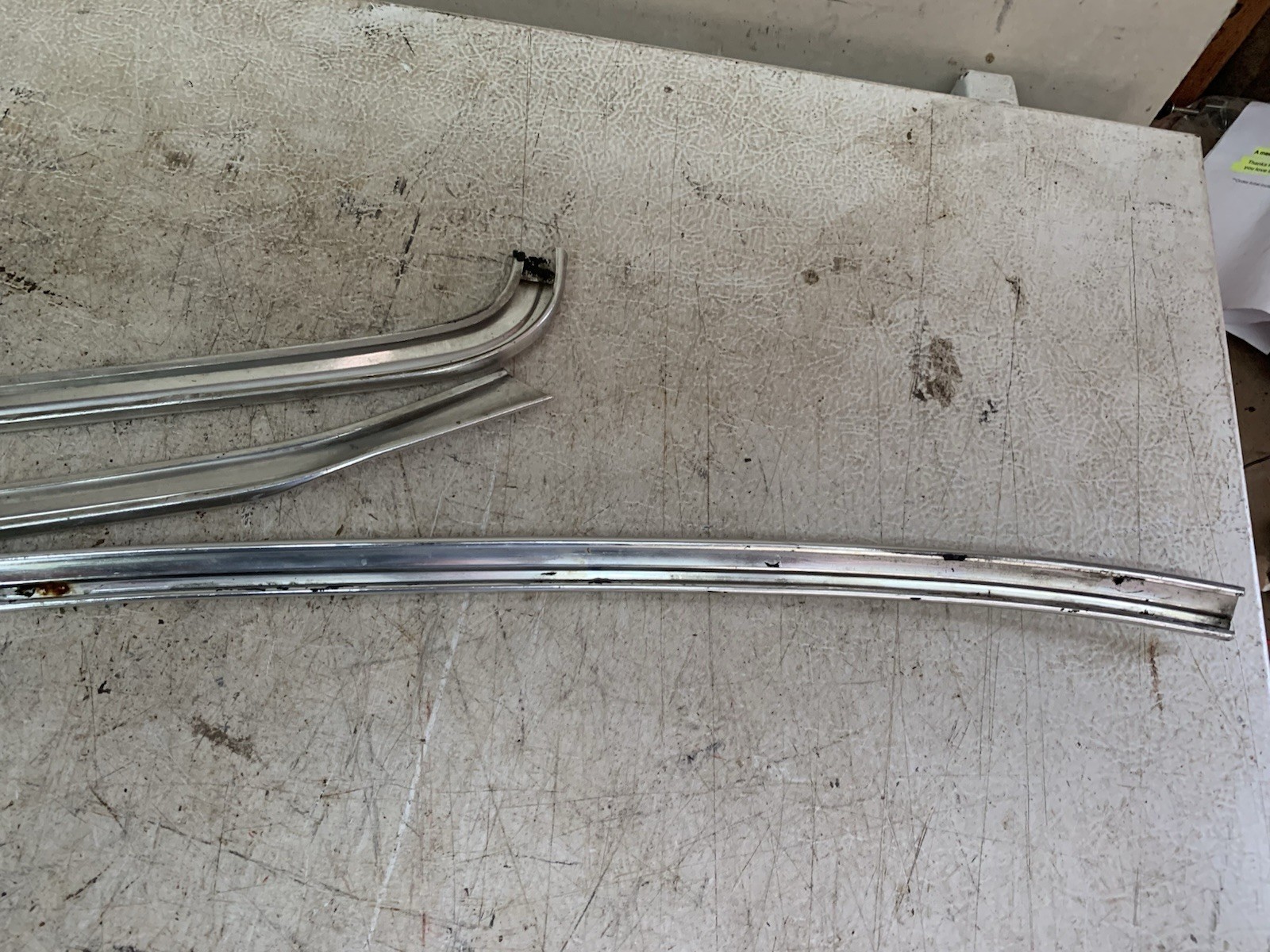 1973 CUTLASS OTHER 73-77 GM A-BODY OEM WINDSHIELD TRIM MOLDING