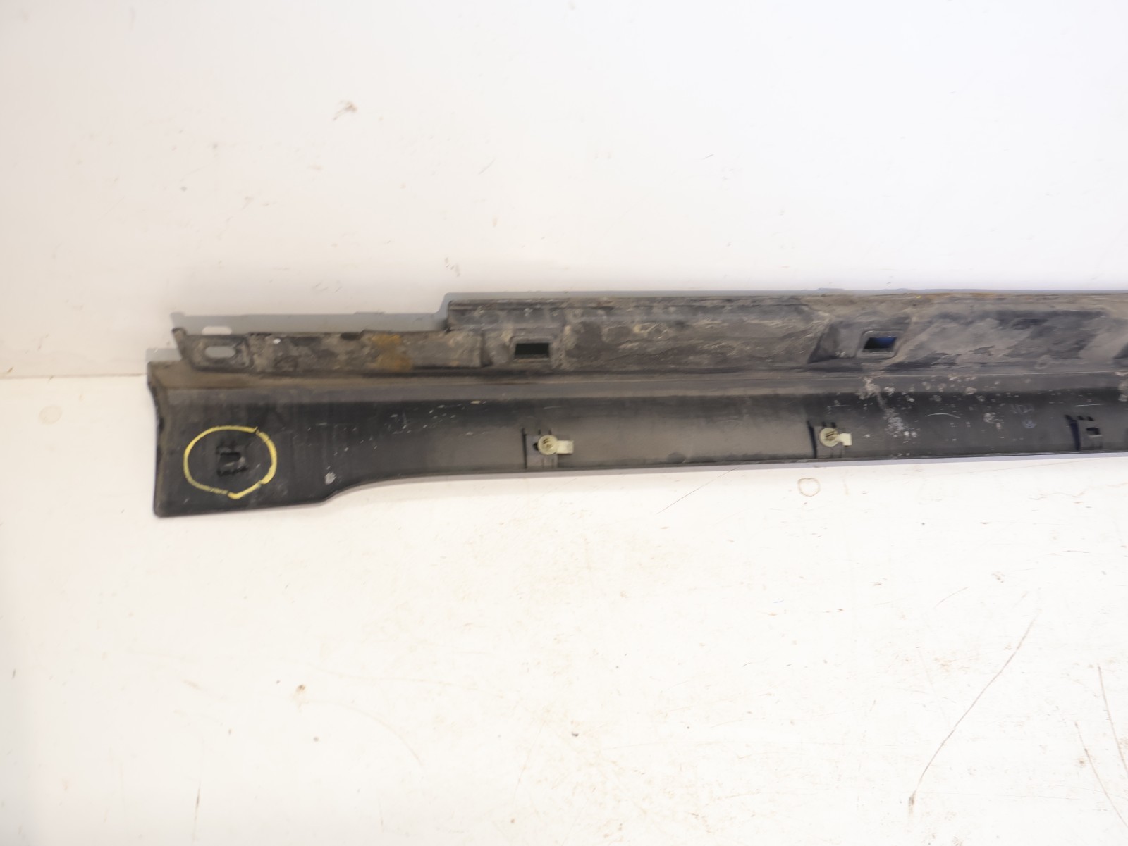 2012-2016 Subaru Impreza 2.0L Wagon Passenger Side Skirt Bottom Rocker RH OEM
