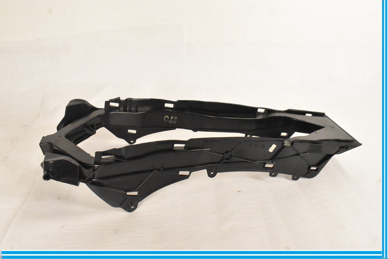 2003 – 2006 MERCEDES BENZ CL CLASS C215 BRACKET TRIM ARMREST CONSOLE CENTER OEM