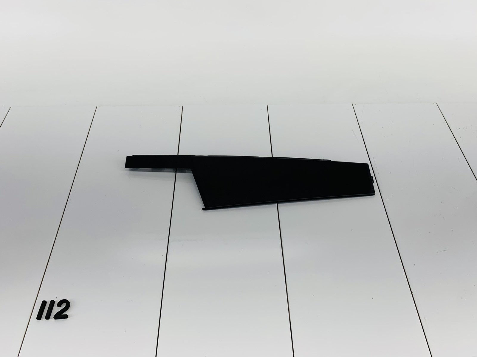 15-18 JEEP RENEGADE REAR LEFT SIDE REARWARD DOOR WINDOW MOLDING COVER OEM