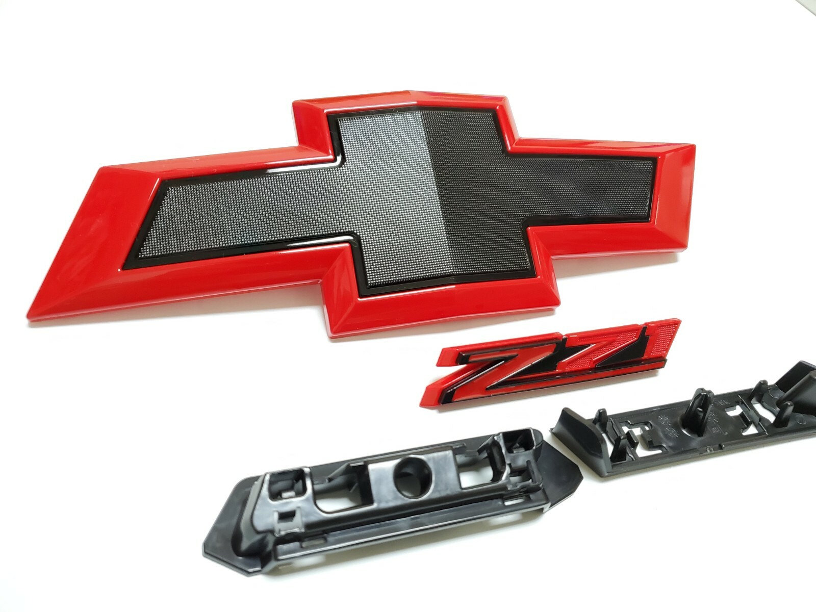 2019-2021 Chevrolet Silverado 1500 Front Bowtie & Z71 Grille Emblem Red Black-