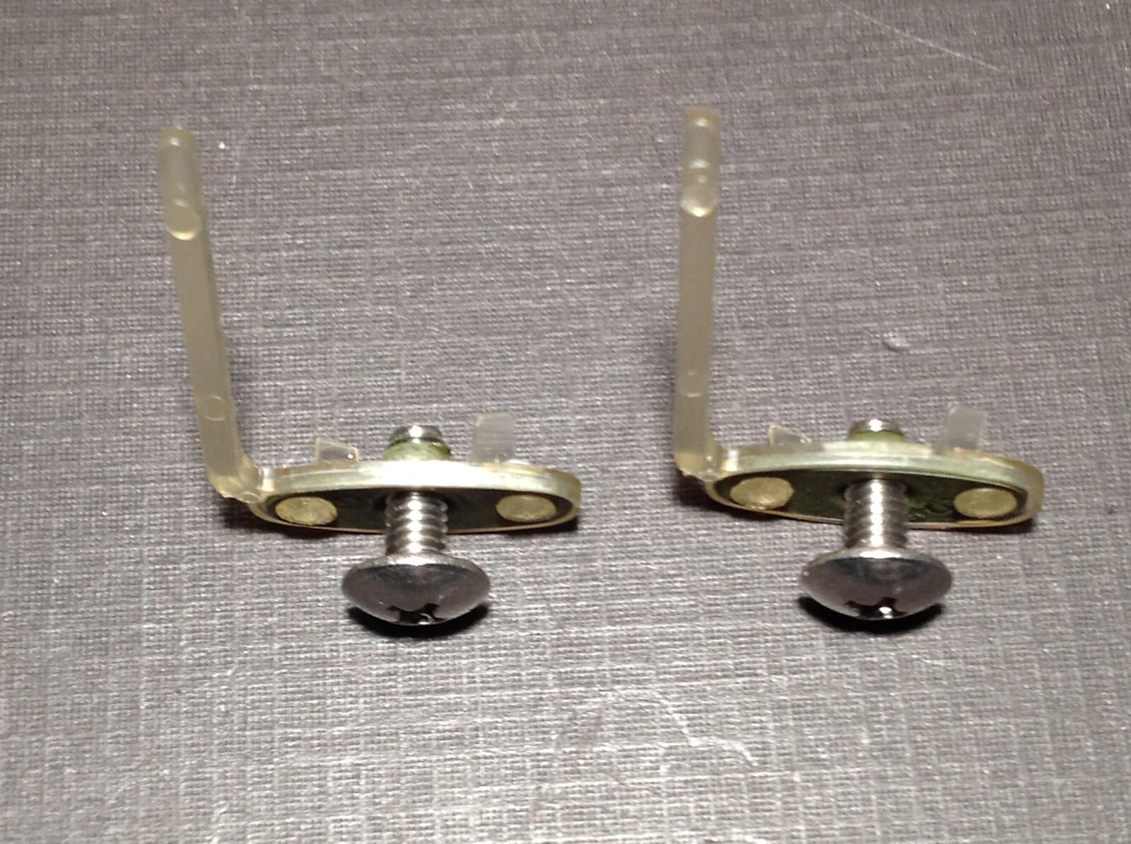 2 pcs 1968-1978 Chevy door trunk tail gate vinyl top moulding clips screws NORS