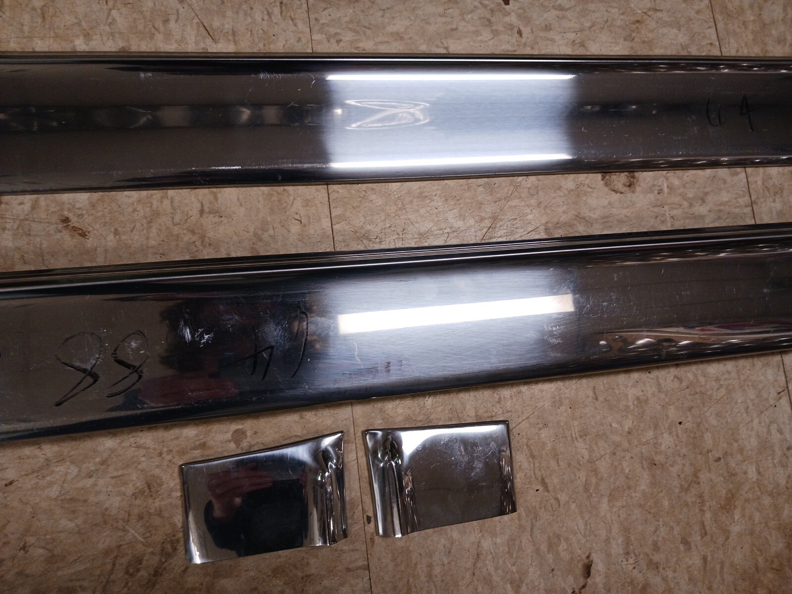 New OEM GM Rocker Trim Set w/ 2 End Caps 9 Mounts 1964 Oldsmobile 88 (TB24)