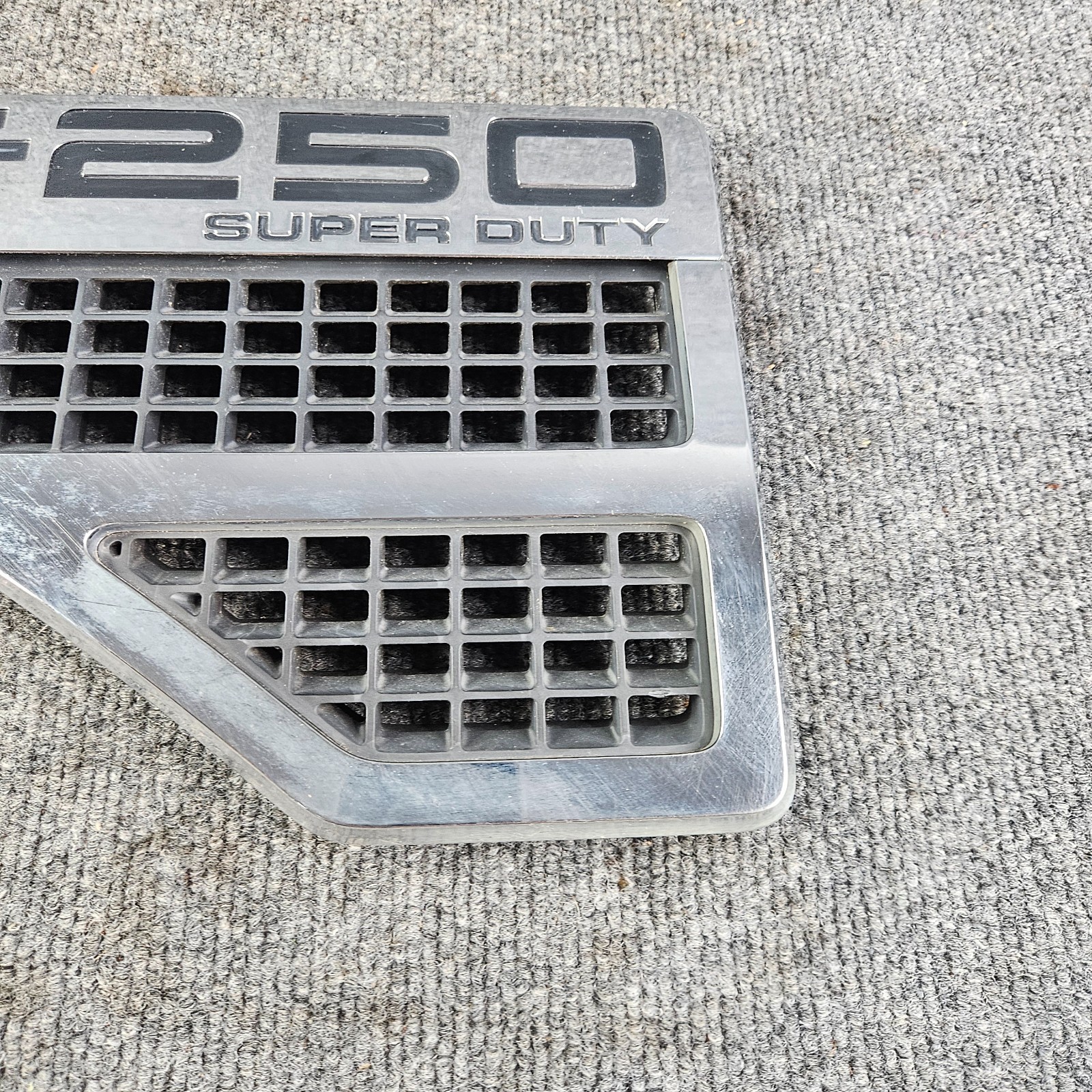 2008-2010 Ford F250 Super Duty XL Driver Fender Emblem Badge Grille Trim OEM