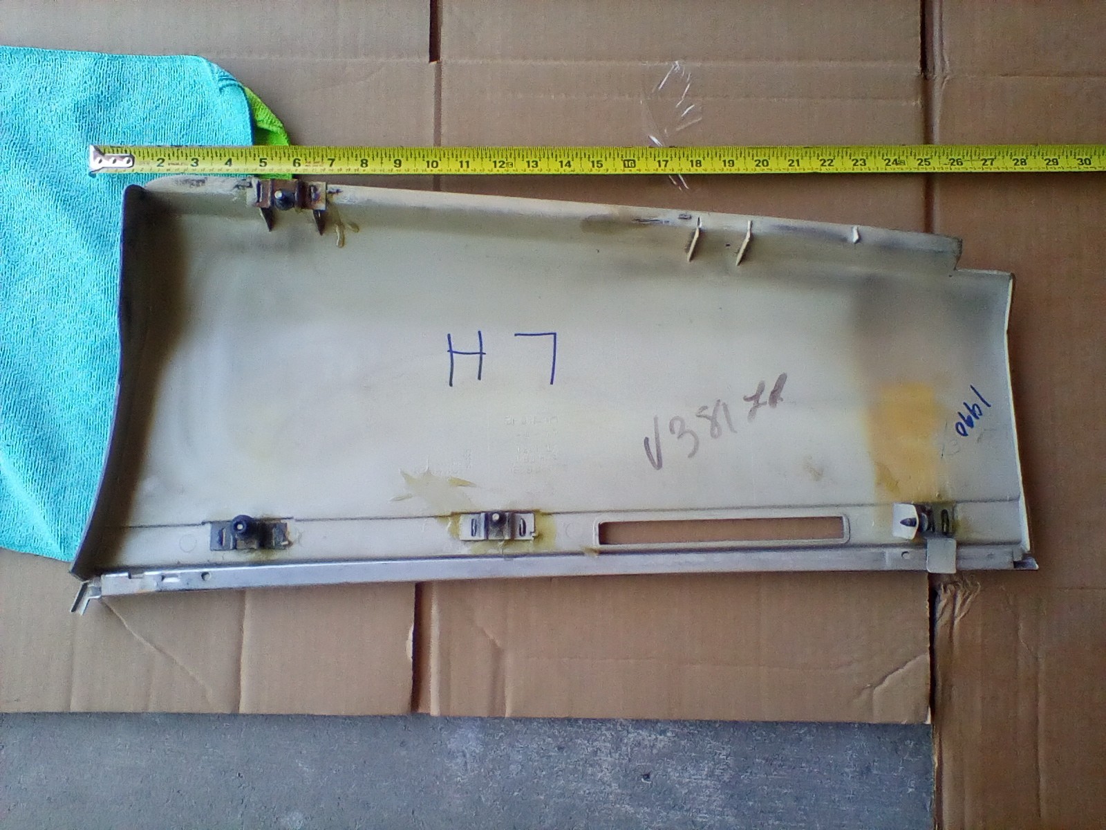 1989-90 Cadillac Sedan deville left passenger side rear quarter panel molding
