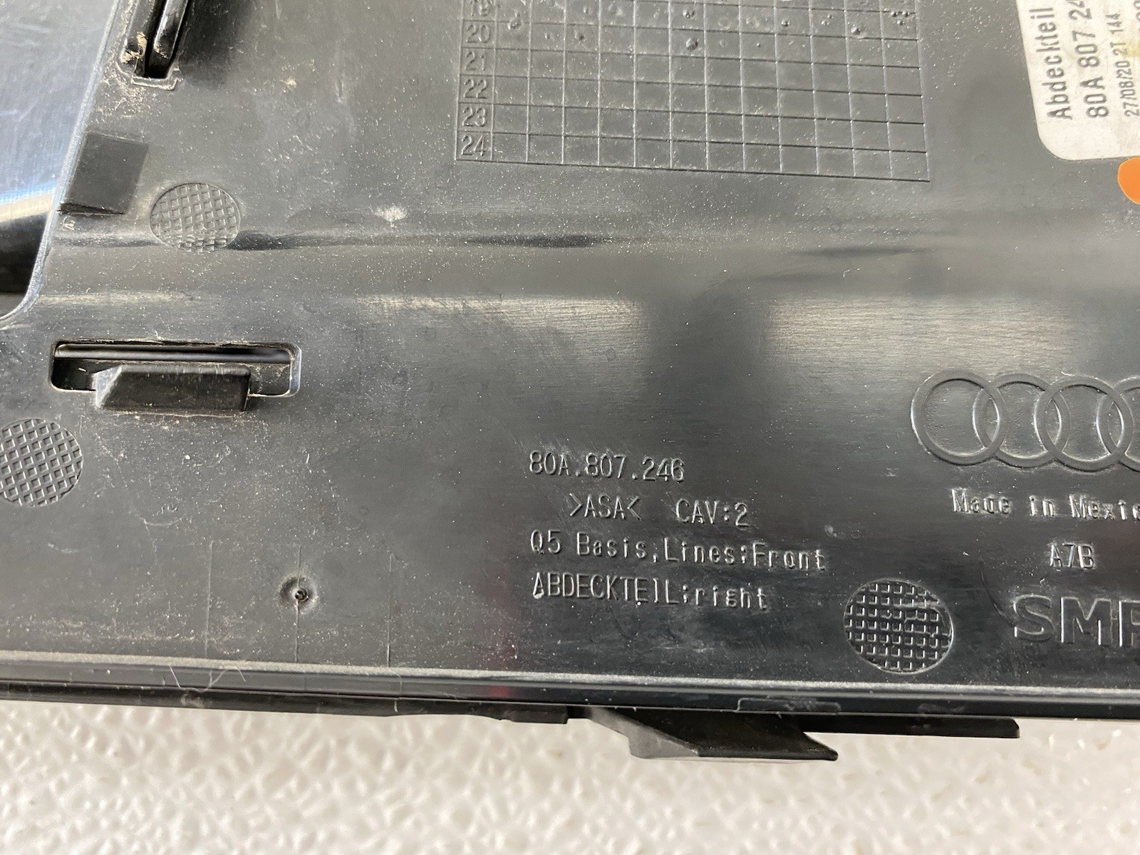 OEM 2018-2020 Audi Q5 Bumper Insert Cover 80A807246 80A.807.246 – Right