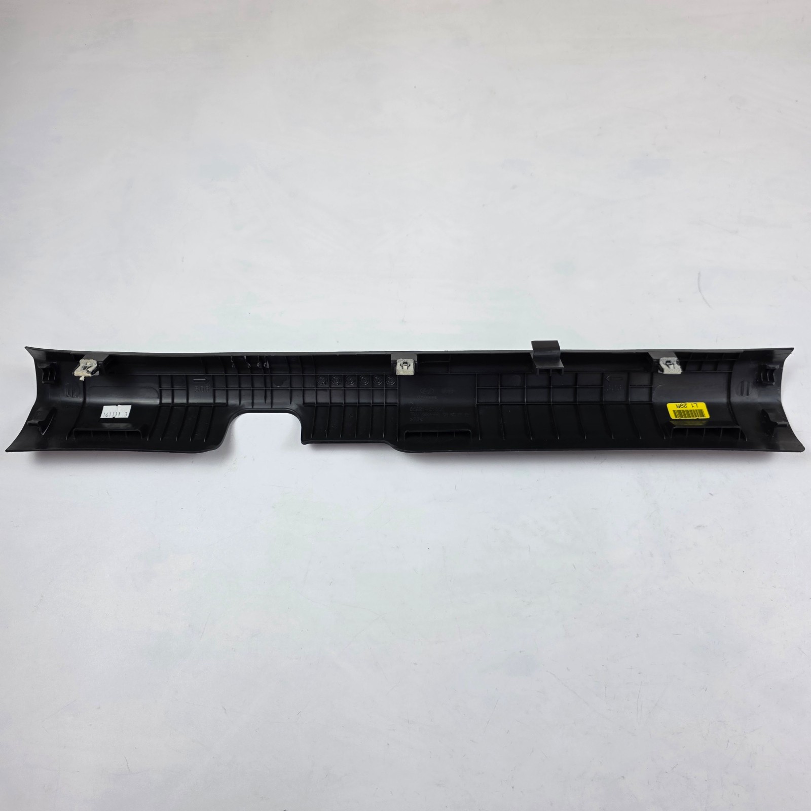 16-19 Hyundai Sonata Hybrid Front Right Door Sill Scuff Plate 85881-C1000 OEM