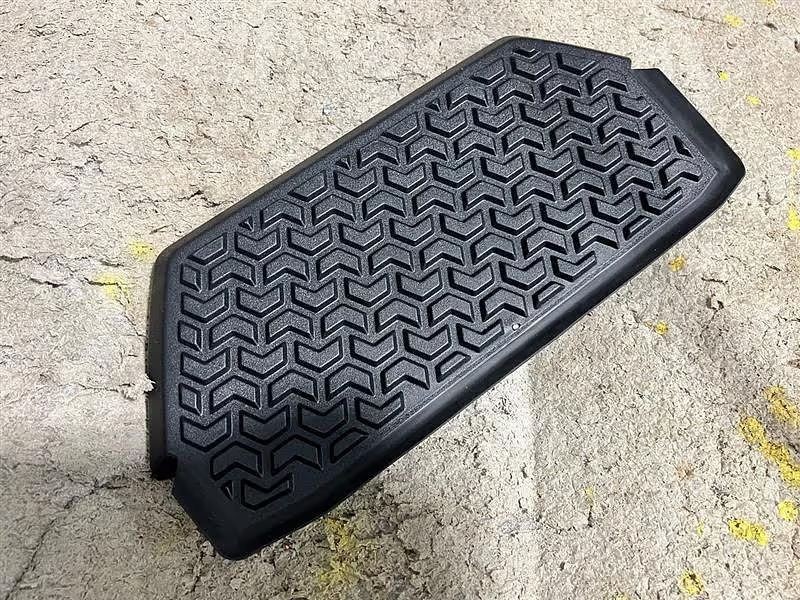 2024 Chevrolet Silverado 2500 Quarter Moulding 3097545