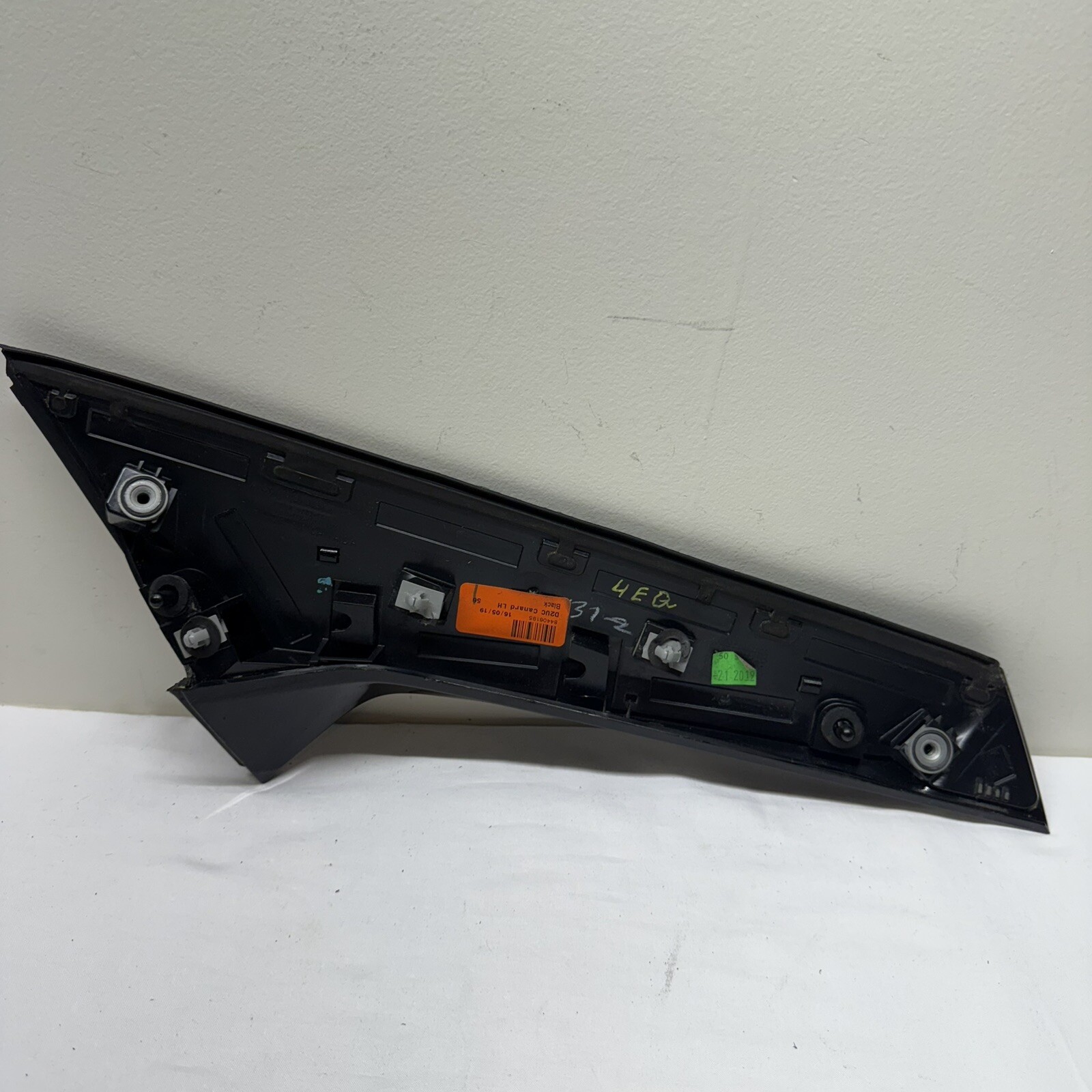 OEM 2018-2023 CHEVROLET EQUINOX REAR LEFT DOOR WINDOW REARWARD APPLIQUE MOLDING