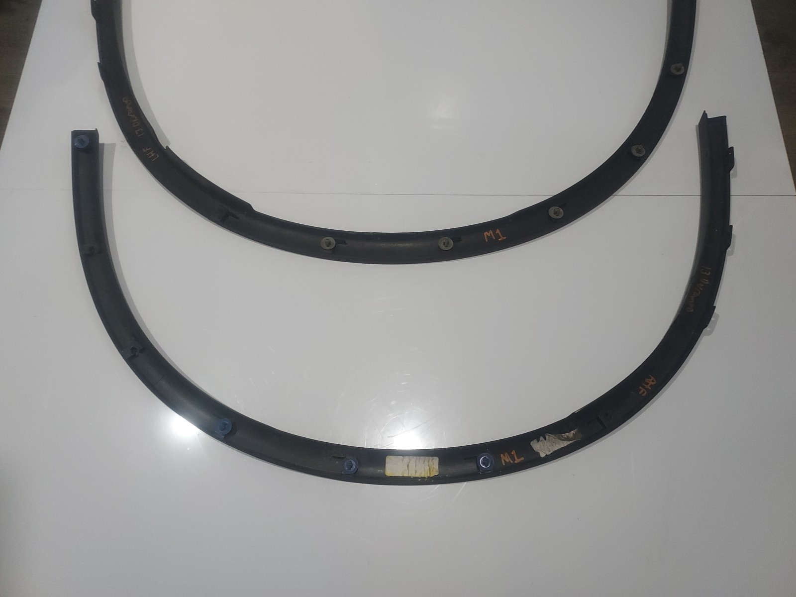 2013 DODGE DURANGO FRONT LEFT & RIGHT QUARTER WHEEL ARCH MOLDING OEM
