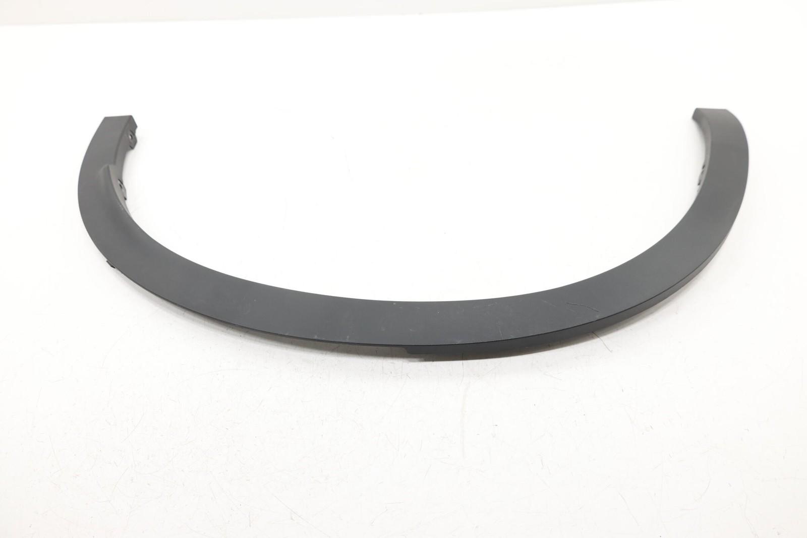 2023 – 2026 VINFAST VF 8 REAR LEFT QUARTER WHEEL FLARE MOLDING COVER OEM