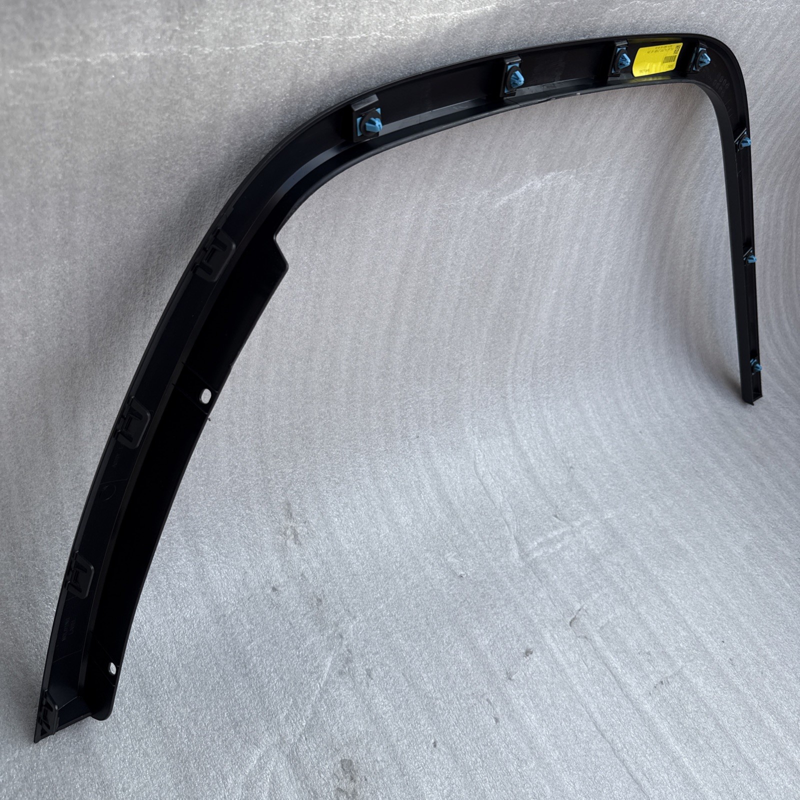 2016-2022 Jeep Grand Cherokee Front Right RH Wheel Flare Molding OEM 5XT68RXFAC