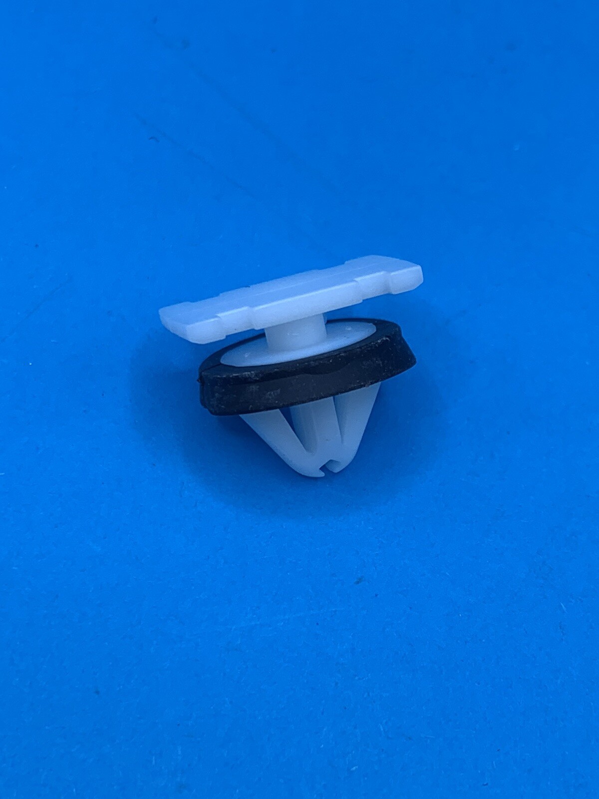 (Pack of 10) Wheel Opening Molding Retainer Clips For Chevy GMC GM Rocker Trim