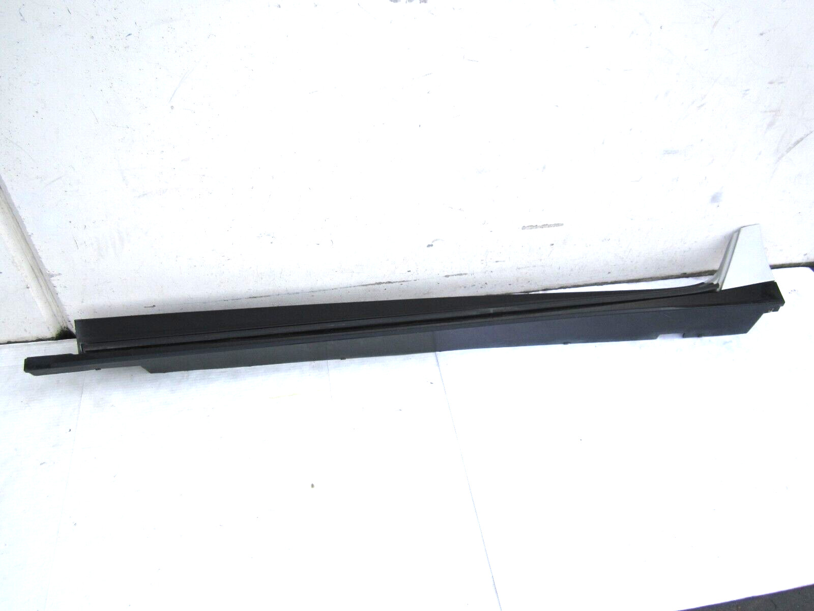 dp50268 Chevy Volt 2016 2017 2018 2019 LH Side Rocker pillar Panel Skirt OEM