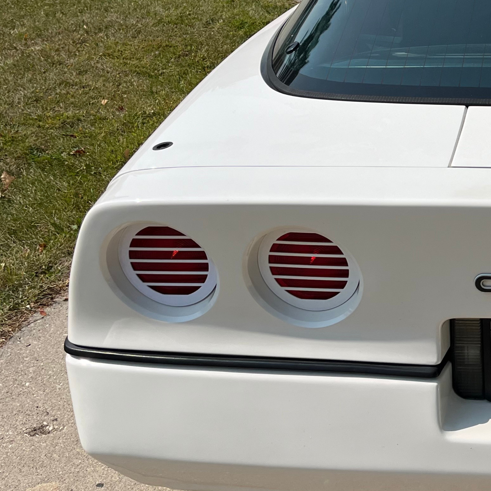 Tail light louver for a corvette C4 1984-1990 – Black
