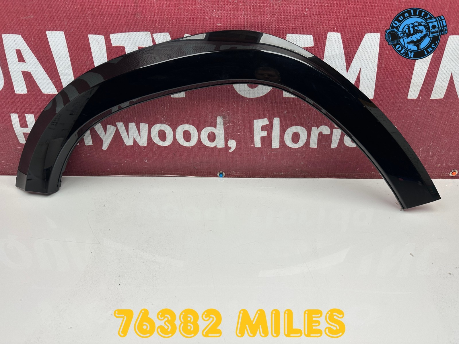 2013-2019 MERCEDES GL GLS – REAR RIGHT FENDER OPENING WHEEL MOLDING TRIM AMG OEM