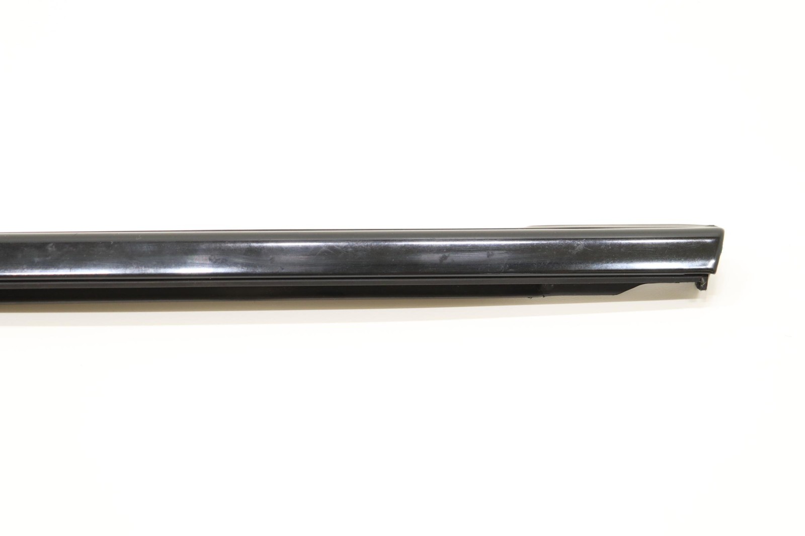 2018 – 2025 ALFA ROMEO STELVIO FRONT LEFT DRIVER SIDE DOOR BELT MOLDING OEM