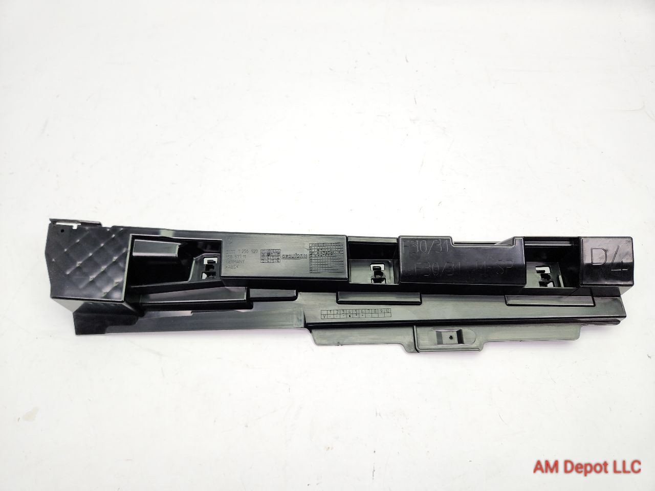 2014 BMW 328i 335i 340i 330i F30 F31 Right Skirt Supporting Ledge Bracket R4