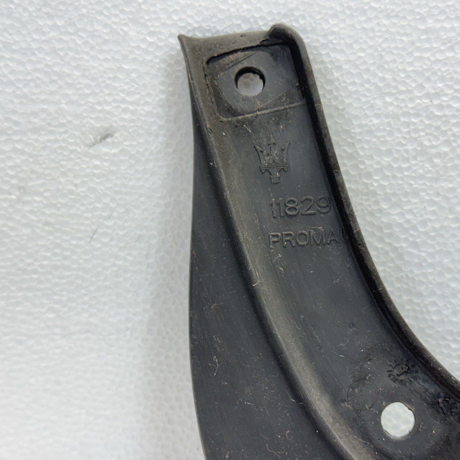 2003-2013 Maserati Quattroporte M139 Front Left Deflector 69215400 OEM