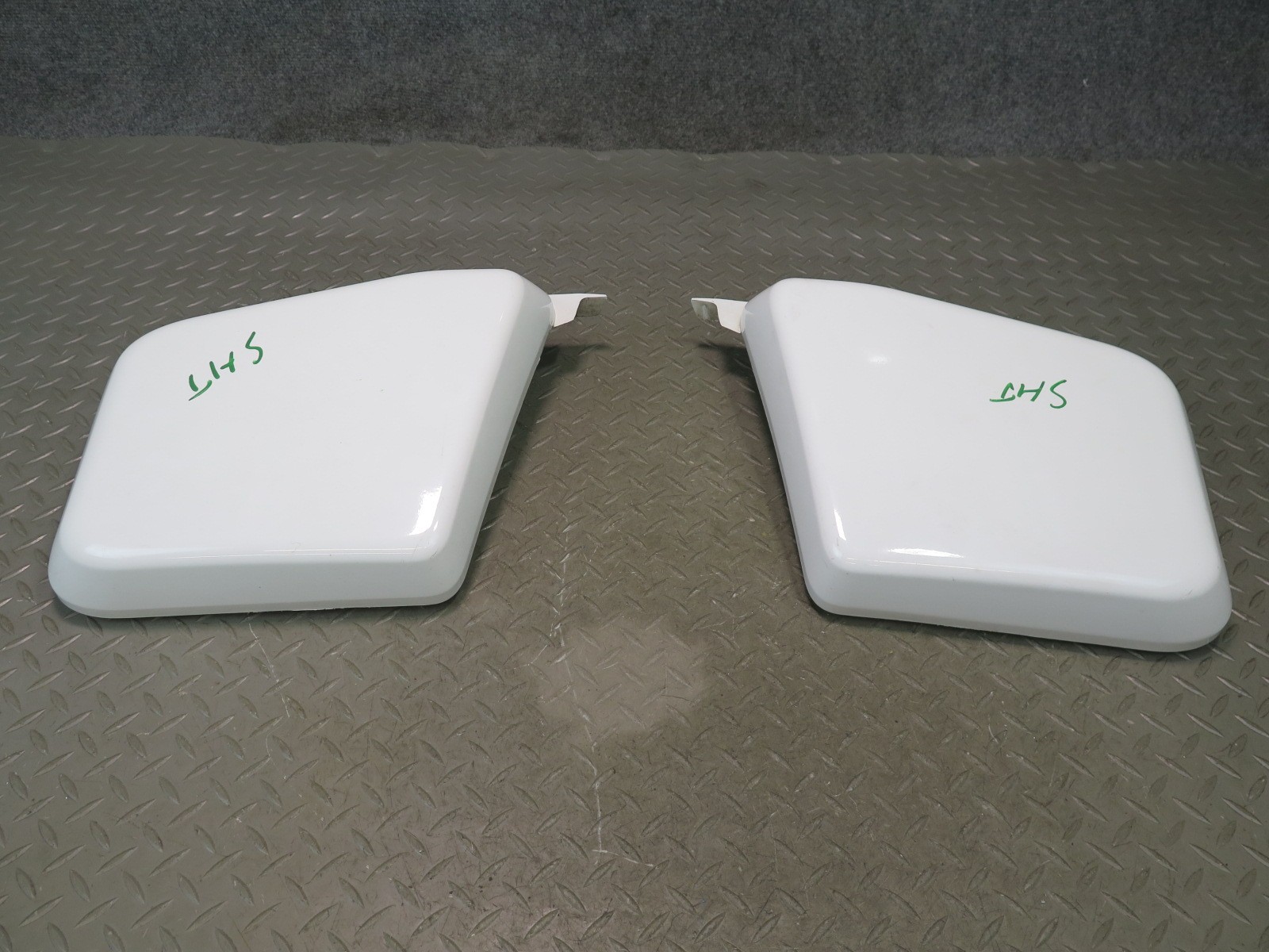 2003-2009 HUMMER H2 FRONT COWL VENT PANEL END CAP COVER MOLDING SET OF 2