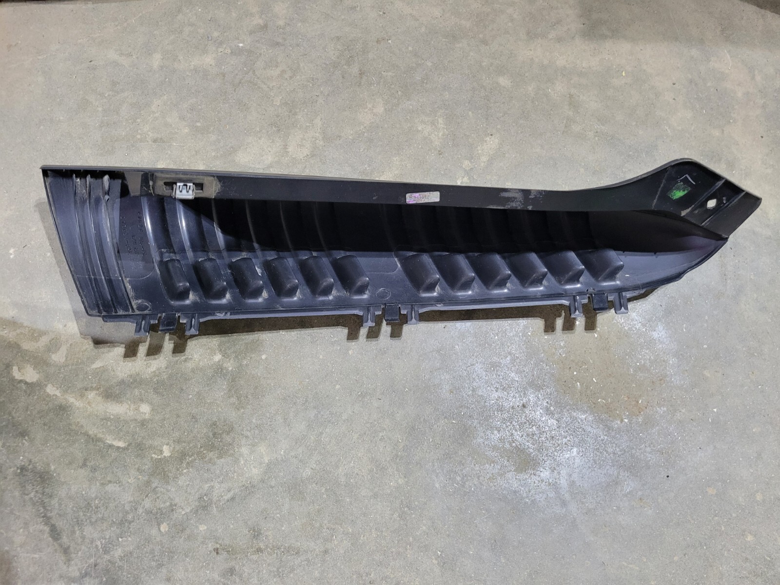 2000 2006 Chevy Tahoe Suburban Yukon Rear D Pillar Molding Trim Panel Applique