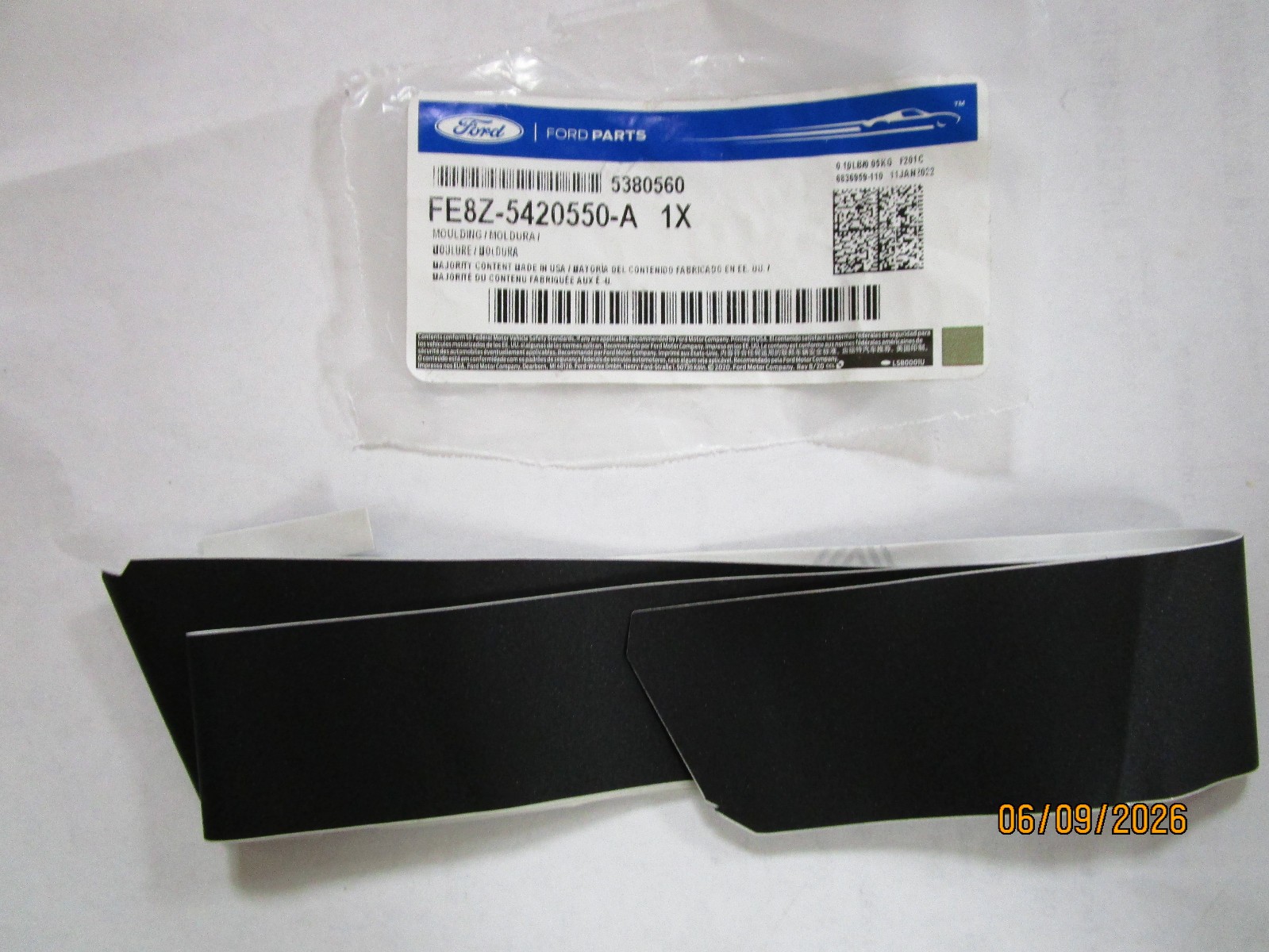 Genuine Ford OEM FE8Z-5420550-A Door Window Frame Moulding