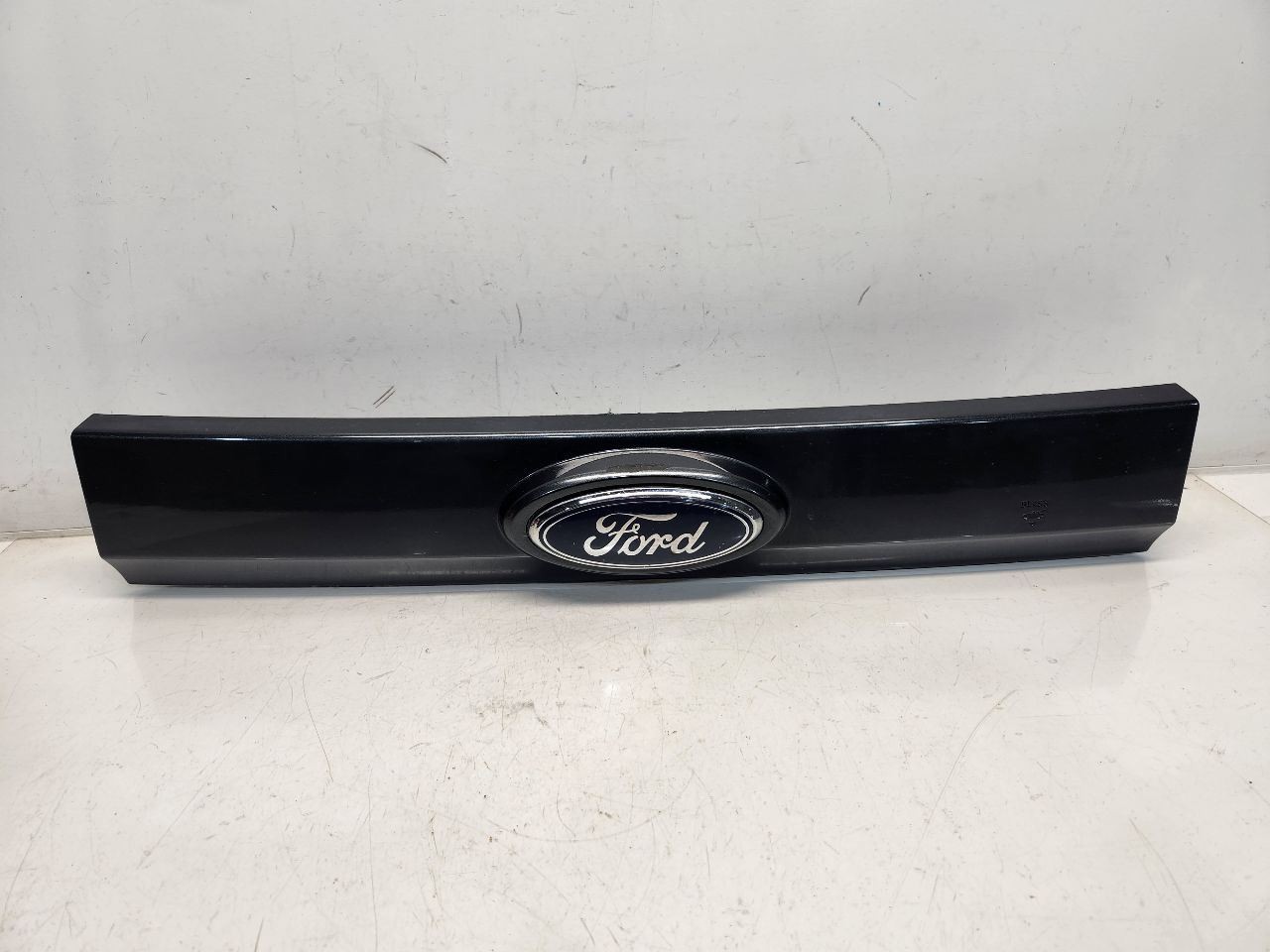 2009 Ford Escape Tail Finish Panel W/ Gate & Glass Button *Gray / T9* SCUFFS