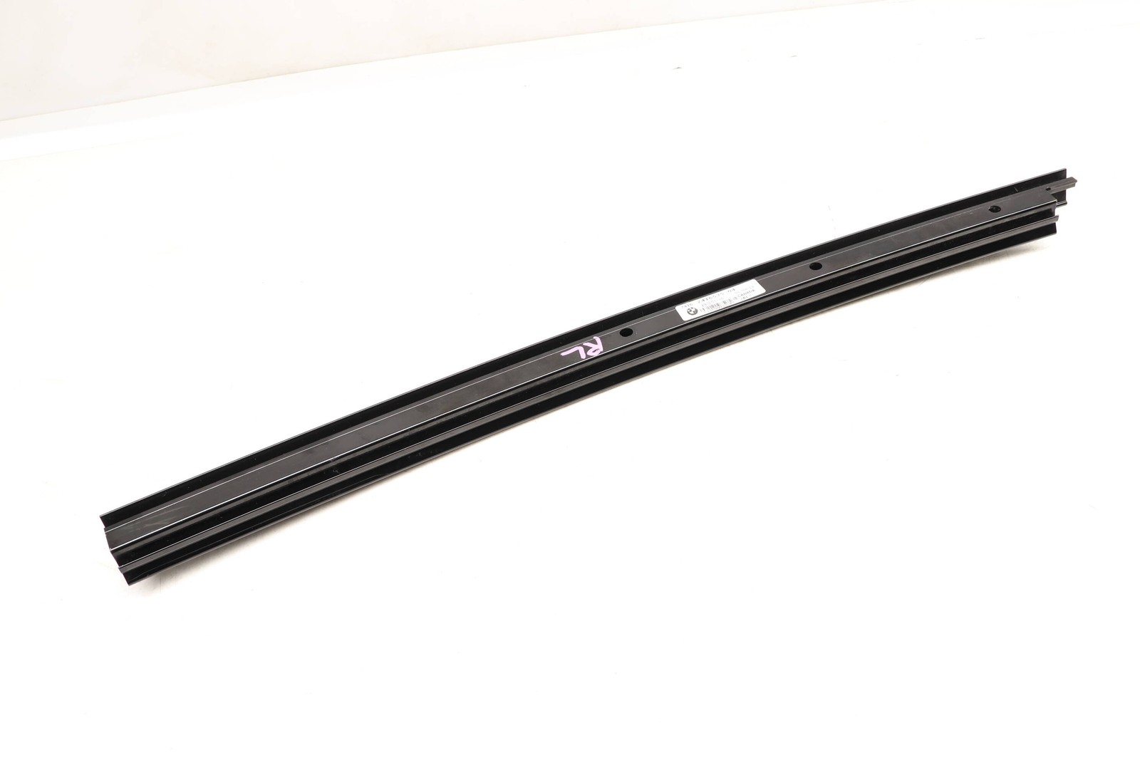 2019-2023 BMW X4 – REAR LEFT Exterior DOOR / Window TRIM 7416535