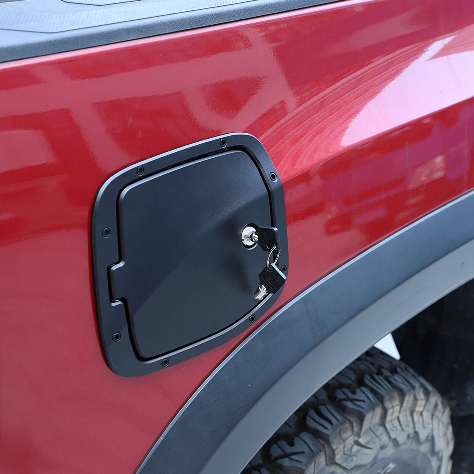 Gas Cap Cover Fuel Filler Door Fuel Tank cover W/ Lock For Toyota Tacoma 2016-22