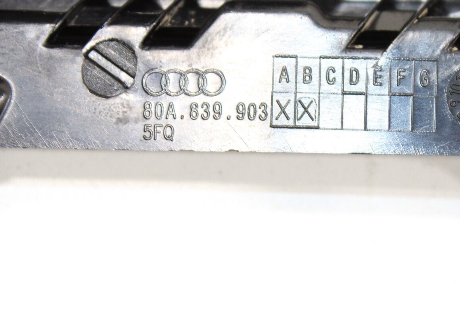 2018 – 2023 AUDI Q5 REAR LEFT DOOR WINDOW C PILLAR REARWARD APPLIQUE MOLDING OEM