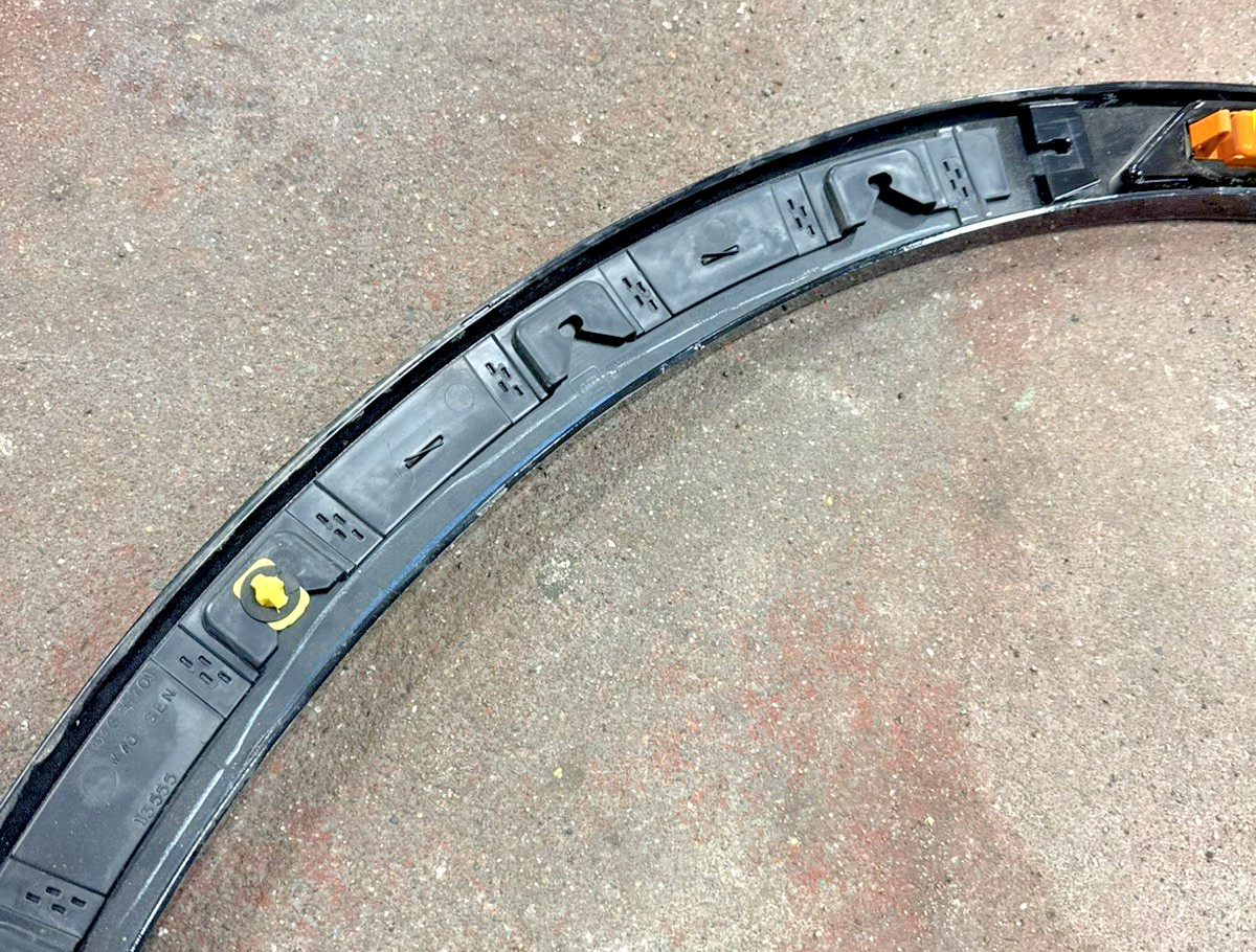 2020-2023 Cadillac XT4 Front Driver Left Wheel Opening Molding Trim OEM 84626705