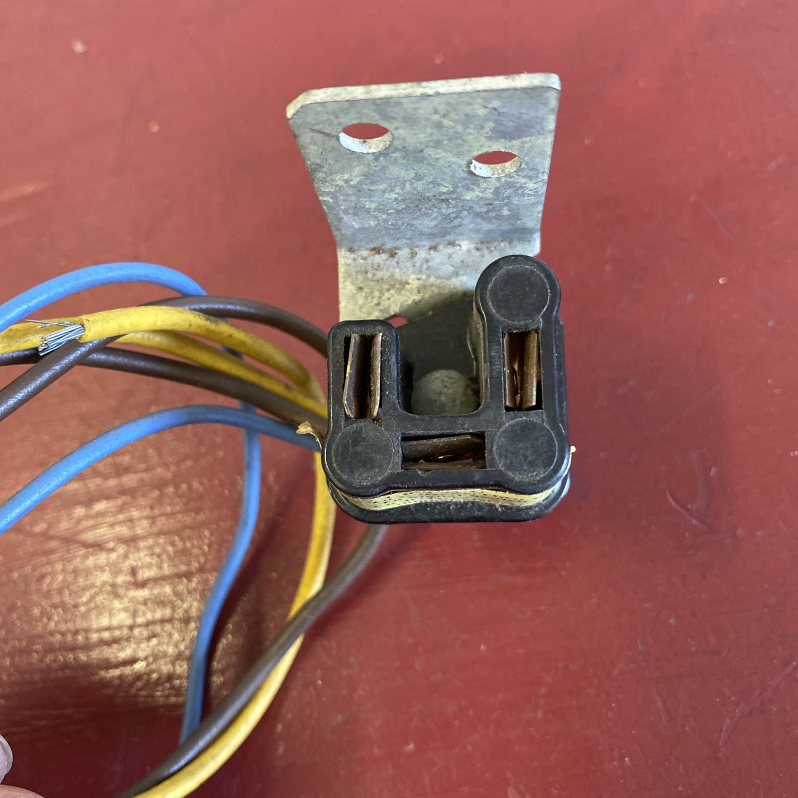 1950 ‘s 1960 ‘s SIGNAL STAT WIRING BRACKET CONNECTOR PLUG