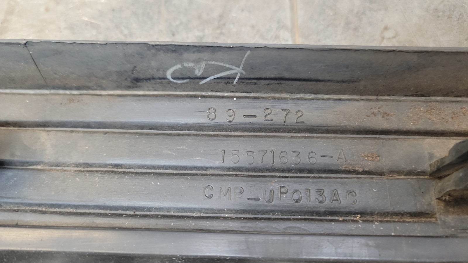 1989-1991 K5 Suburban Blazer Jimmy R/V Series Fromt Bumper Impact Strips OEM GM