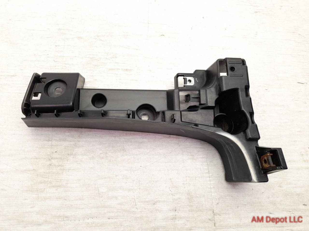 2011 BMW X5 E70 35i 40i Rear Bumper Cover Right Corner Bracket Guide 51127226936