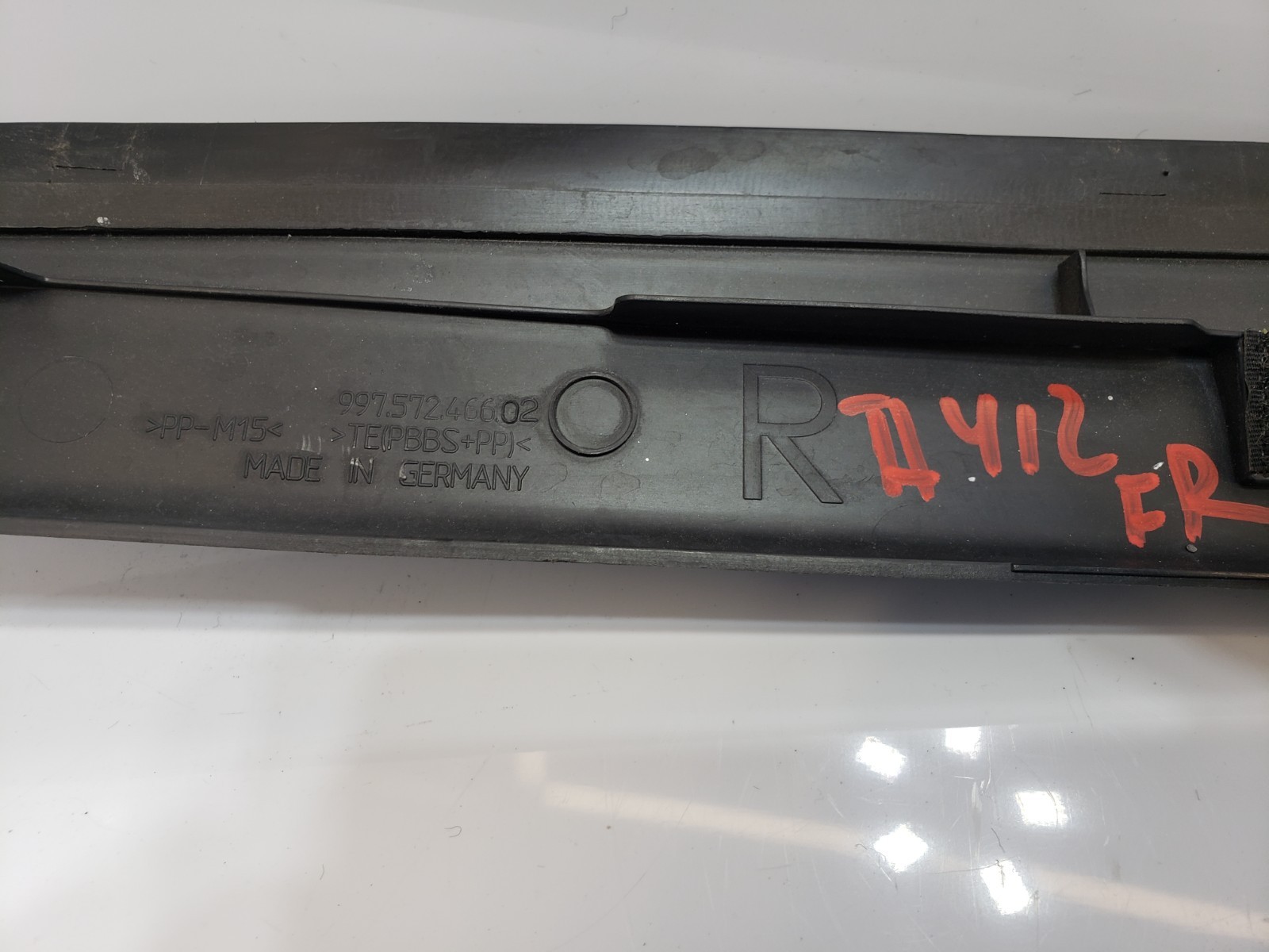 ✅ 05-12 OEM Porsche Boxster 987 Front Right Hood Bonnet Trunk Trim Panel Molding