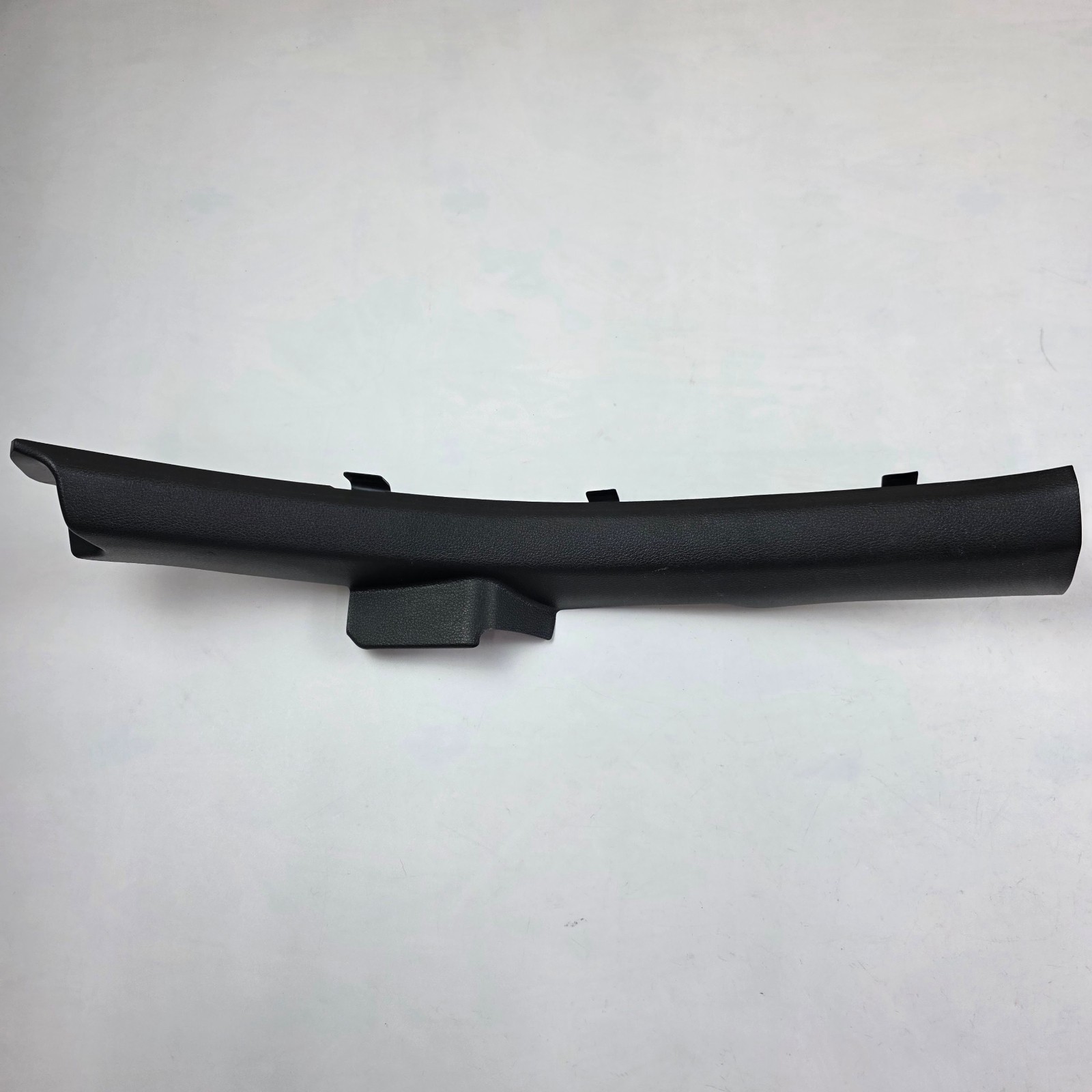 2016-2019 Hyundai Sonata Rear Left Side Door Scuff Plate OEM 85875-C1000
