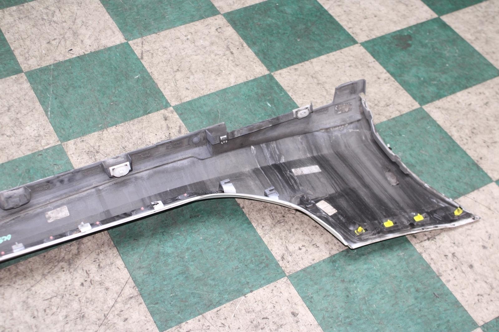 ⚠️NOTE⚠️ 16-24 Camaro Summit White Left LH Side Skirt Rocker Molding OE Panel OE